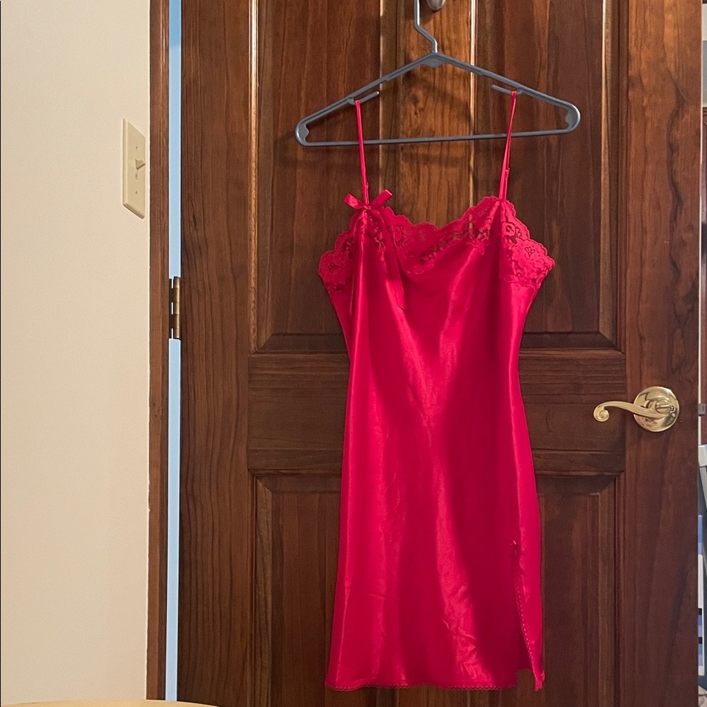 Victorias Secret Angels Lace Trim Chemise NWOT